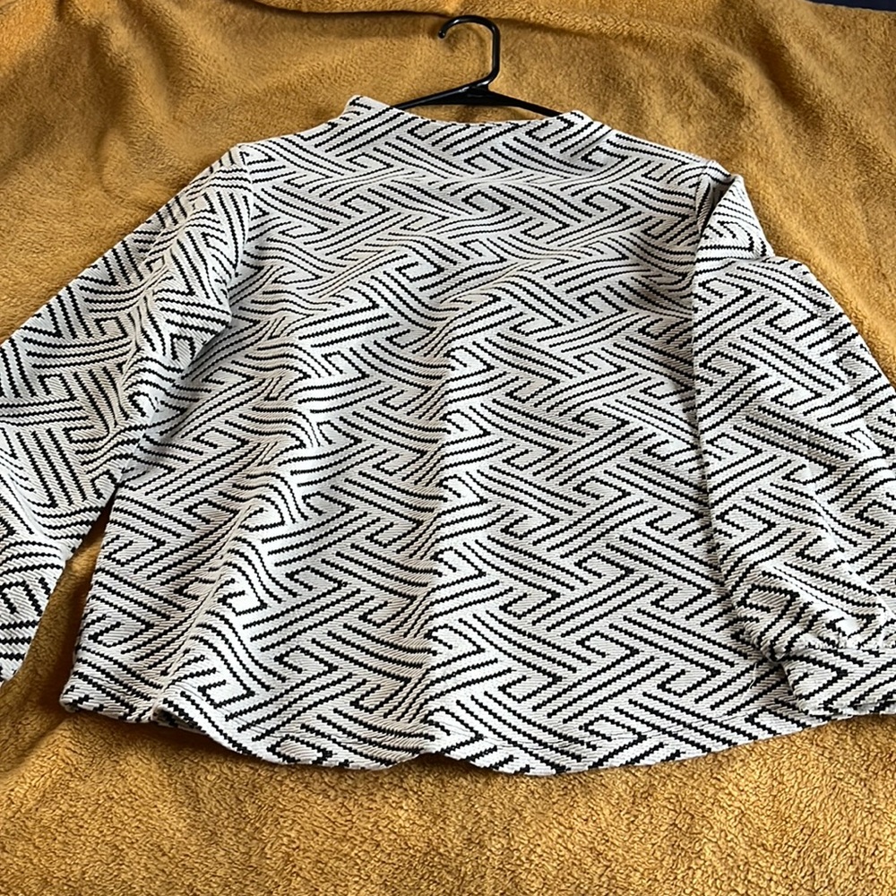 Striped white top